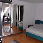 Wohnung In Zentraler Lage Mit Blick Ins Gruene